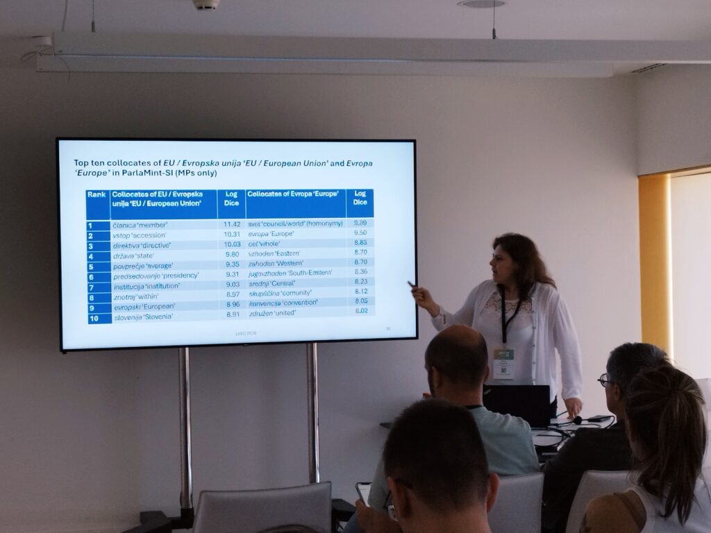 Predavateljica med predavanjem na konferenci LREC